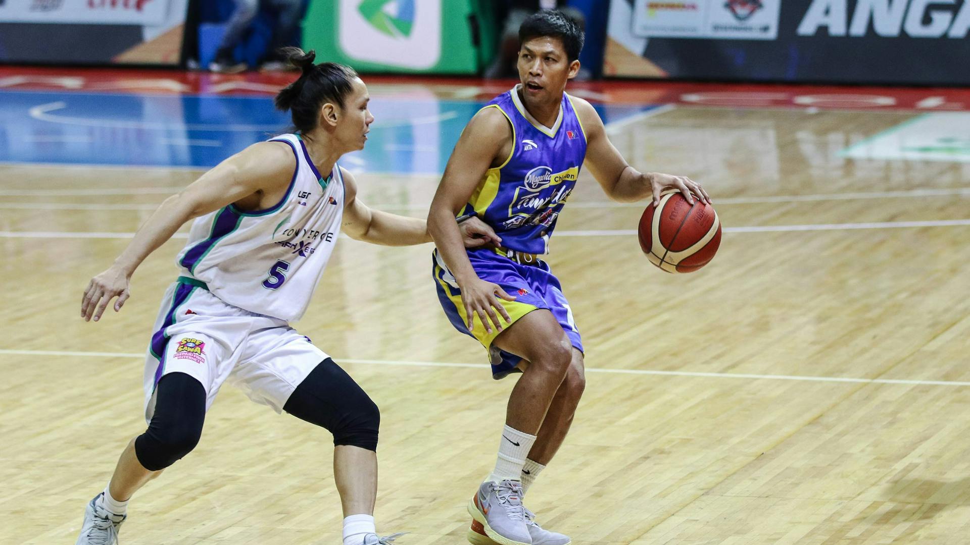 PBA: Vets come through as Magnolia survives late scare from Converge for first win